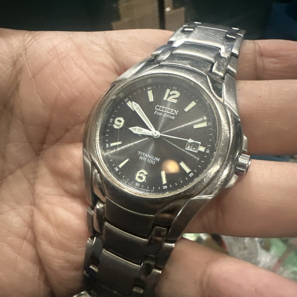 Working VTG Citizen Eco-Drive Titanium WR100 Mens Watch 42mm Fit 7.25 Runs